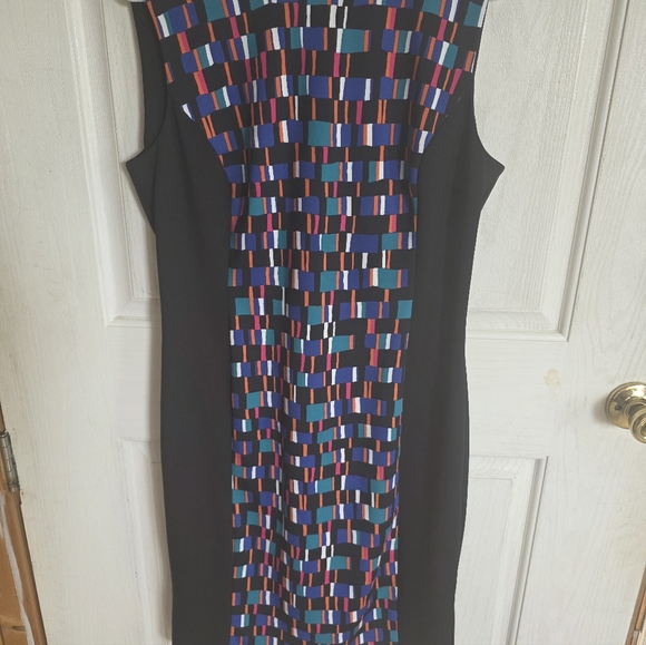 Colorful Geometric Patterned Dress - Picture 3 of 7